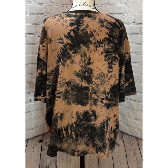 Shein Curve Women’s Celestial Bleached Tie Dye Tee (Size 18/3XL) - Picture 4 of 10